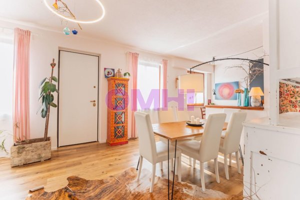 casa indipendente in vendita a Casalzuigno
