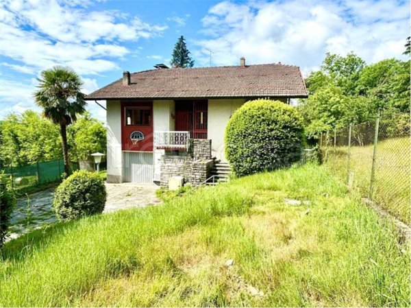 casa indipendente in vendita a Casalzuigno
