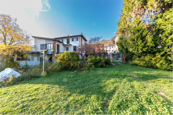 casa indipendente in vendita a Casalzuigno