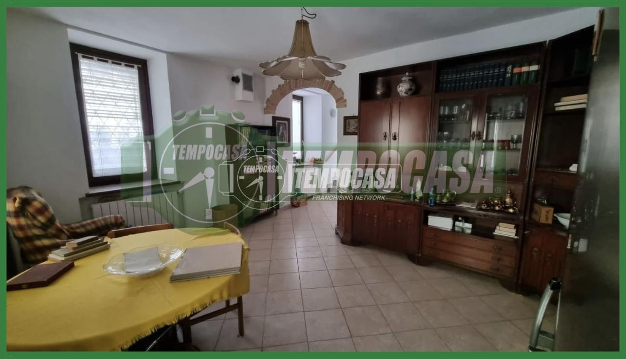 appartamento in vendita a Casalzuigno