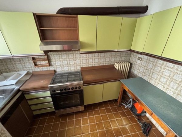 appartamento in vendita a Casalzuigno in zona Arcumeggia