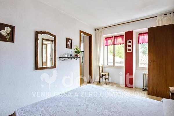 appartamento in vendita a Casalzuigno in zona Arcumeggia