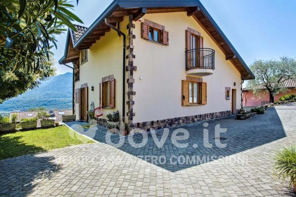 casa indipendente in vendita a Casalzuigno