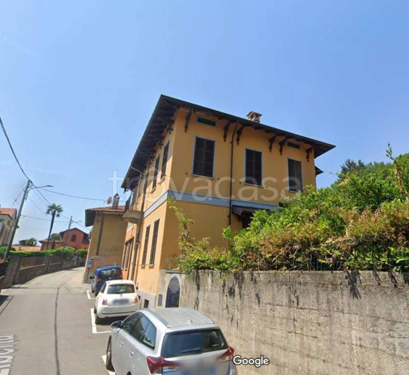 appartamento in vendita a Casalzuigno