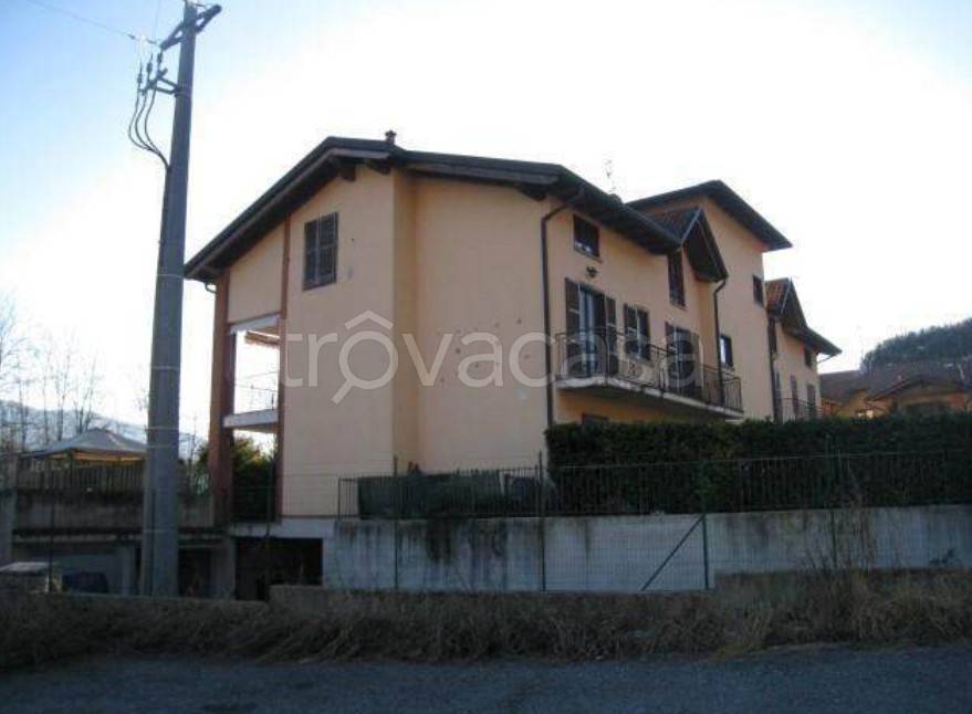 appartamento in vendita a Casalzuigno