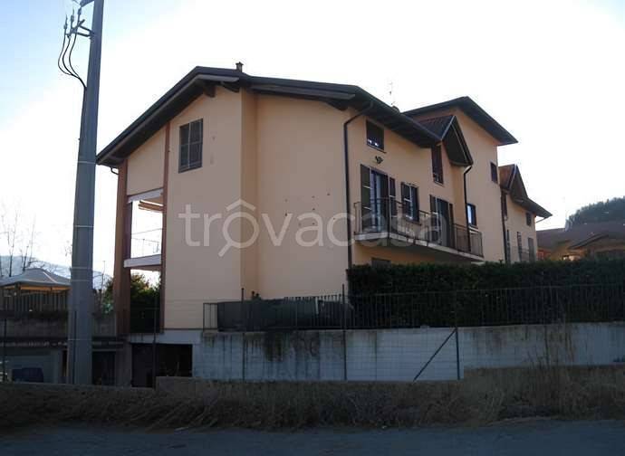 appartamento in vendita a Casalzuigno