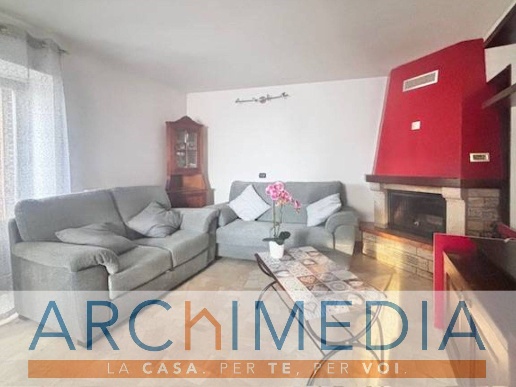 casa indipendente in vendita a Casalzuigno