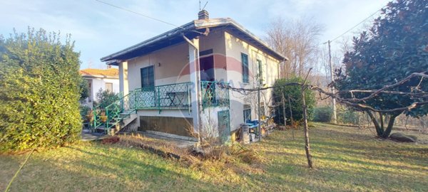 casa indipendente in vendita a Casalzuigno