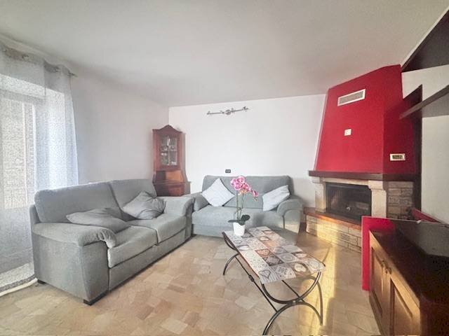 casa indipendente in vendita a Casalzuigno