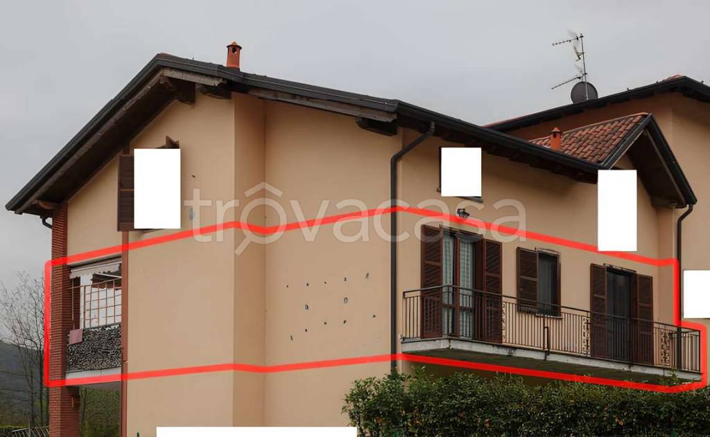 appartamento in vendita a Casalzuigno