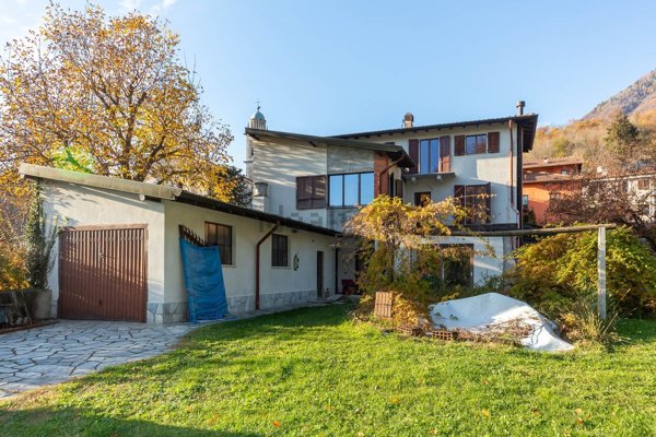 casa indipendente in vendita a Casalzuigno