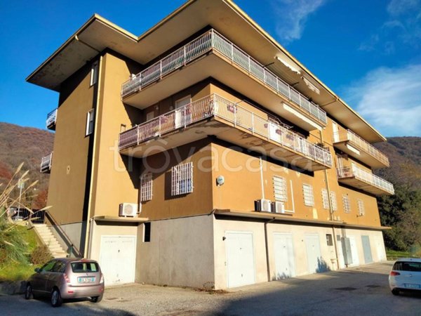 appartamento in vendita a Casalzuigno