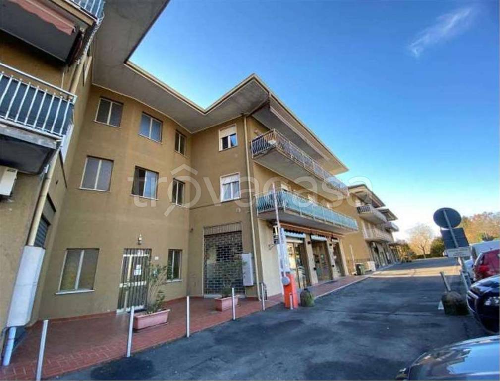 appartamento in vendita a Casalzuigno