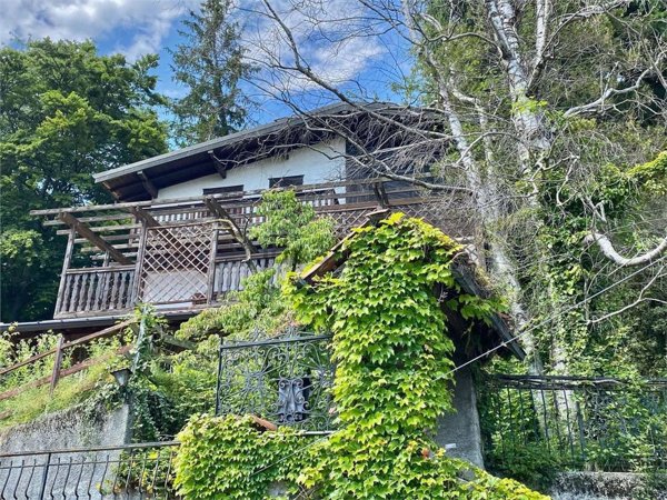 casa indipendente in vendita a Casalzuigno in zona Arcumeggia