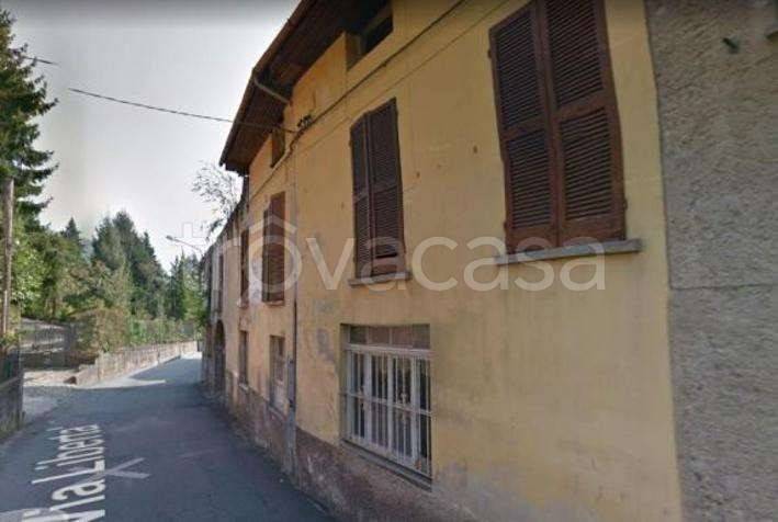 appartamento in vendita a Casalzuigno