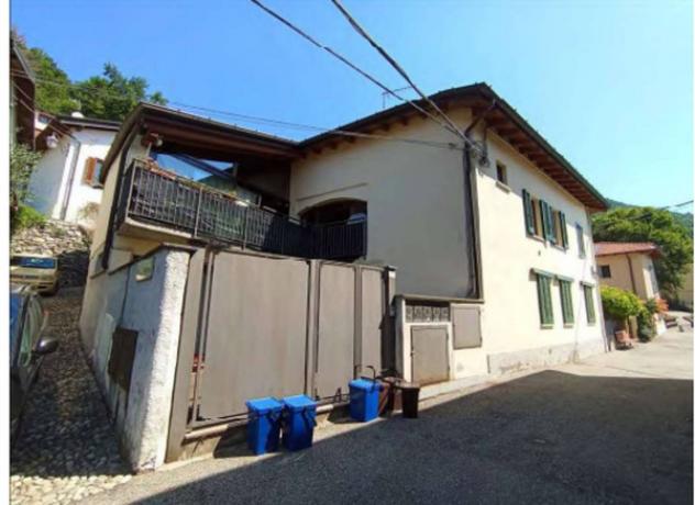 appartamento in vendita a Casalzuigno