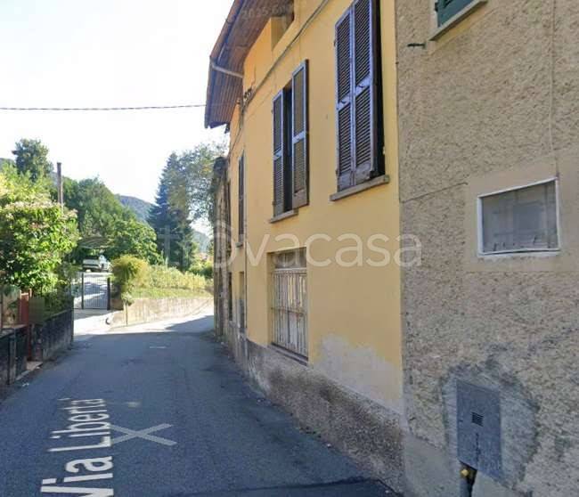 appartamento in vendita a Casalzuigno