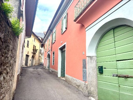 appartamento in vendita a Casalzuigno