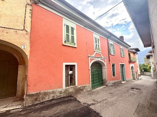 appartamento in vendita a Casalzuigno