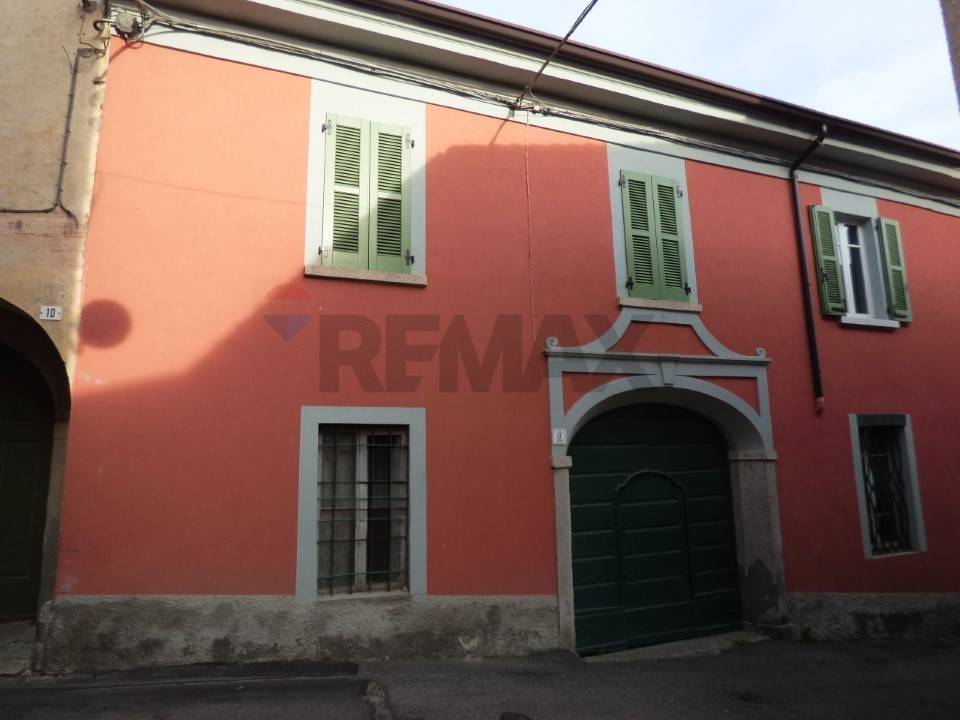 appartamento in vendita a Casalzuigno