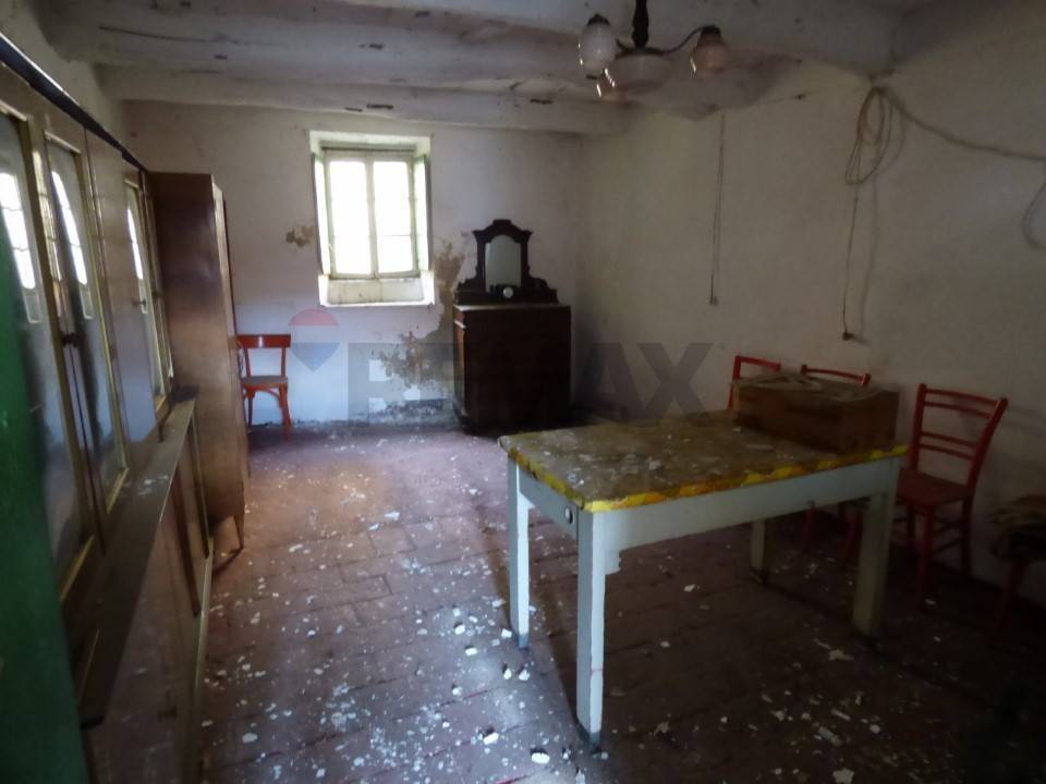 appartamento in vendita a Casalzuigno