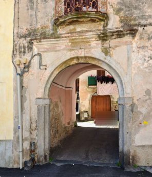 appartamento in vendita a Casalzuigno