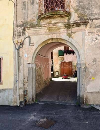 appartamento in vendita a Casalzuigno