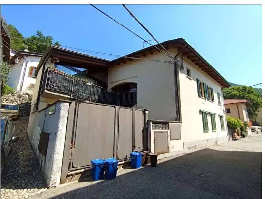 appartamento in vendita a Casalzuigno