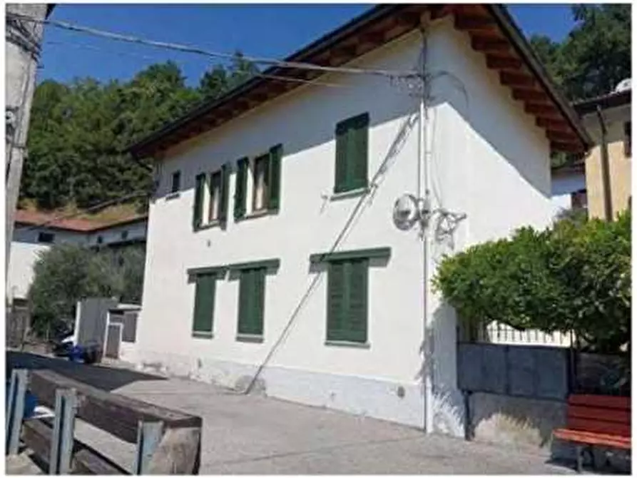 appartamento in vendita a Casalzuigno