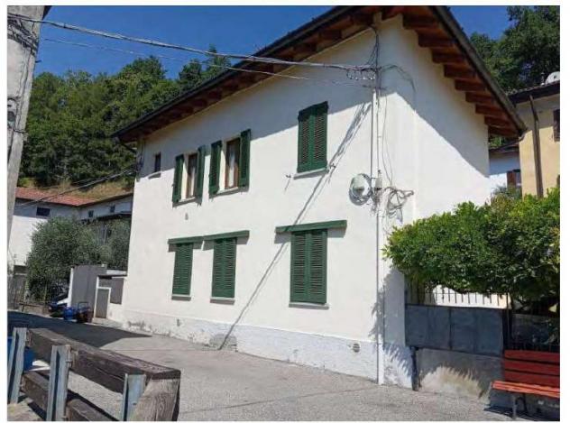 appartamento in vendita a Casalzuigno