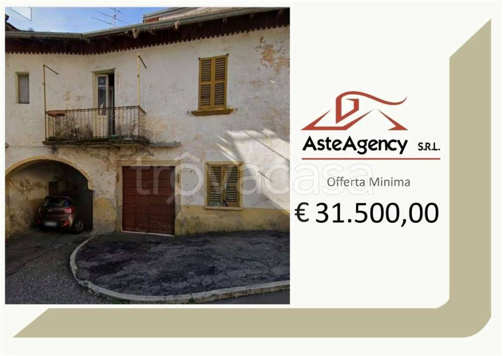 casa indipendente in vendita a Casalzuigno