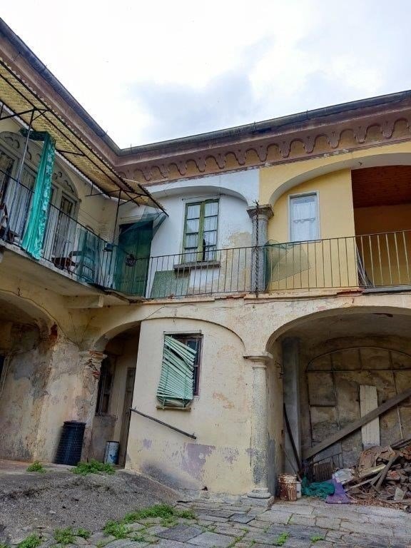 casa indipendente in vendita a Casalzuigno