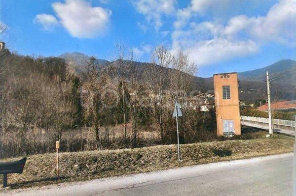 negozio in vendita a Casalzuigno