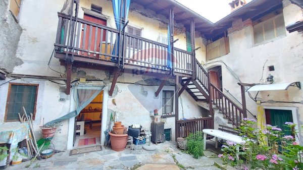 appartamento in vendita a Casalzuigno