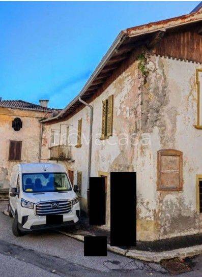 appartamento in vendita a Casalzuigno