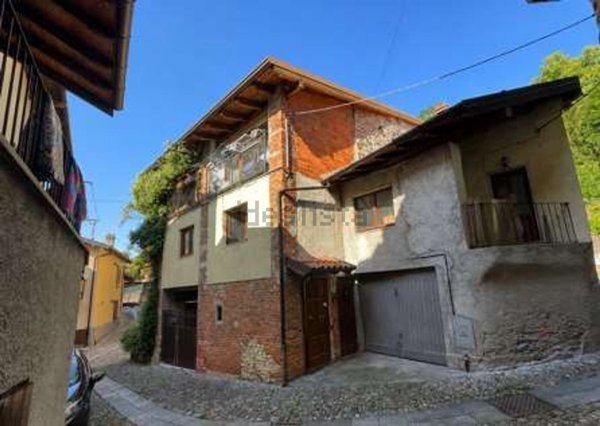 appartamento in vendita a Casalzuigno