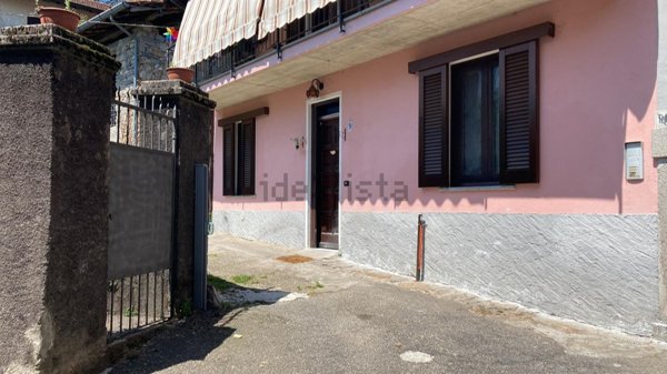 appartamento in vendita a Casalzuigno