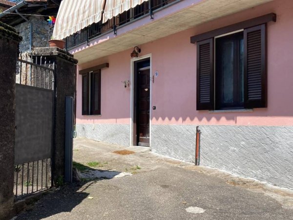 appartamento in vendita a Casalzuigno