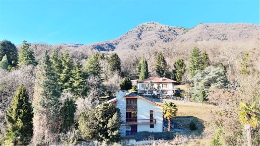 casa indipendente in vendita a Casalzuigno