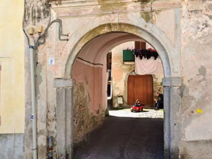 appartamento in vendita a Casalzuigno