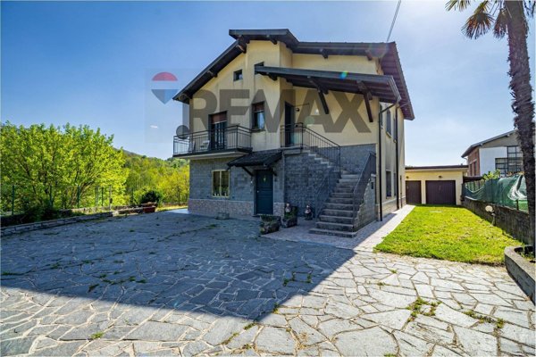 appartamento in vendita a Casalzuigno