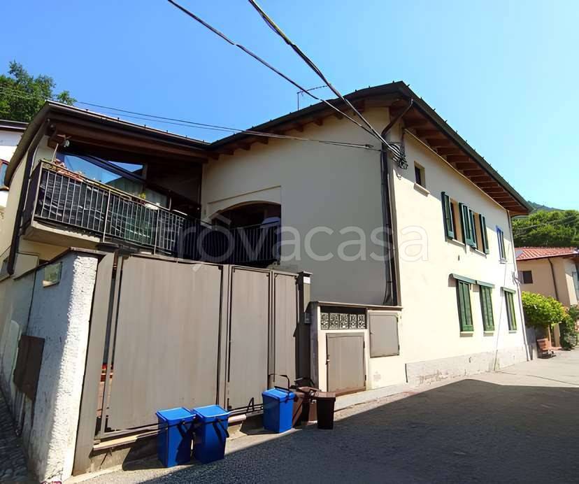 appartamento in vendita a Casalzuigno