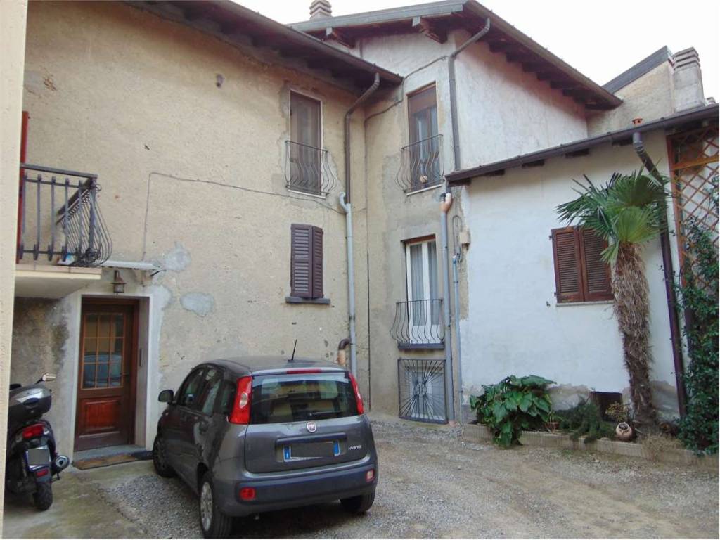 appartamento in vendita a Casciago in zona Morosolo