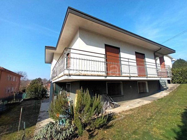 casa indipendente in vendita a Casciago