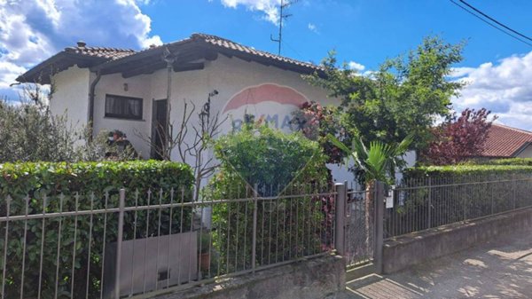 casa indipendente in vendita a Casciago