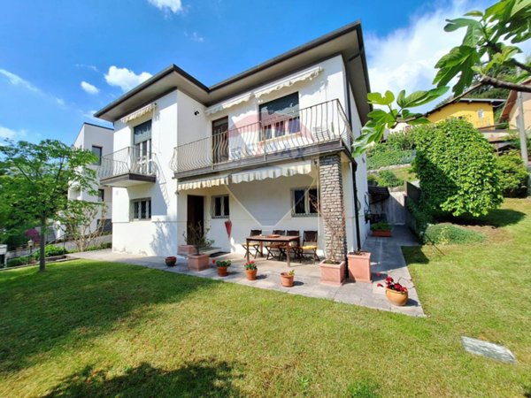 casa indipendente in vendita a Casciago
