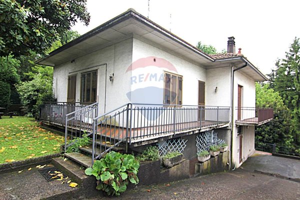casa indipendente in vendita a Casciago
