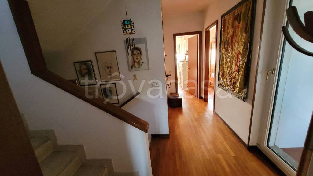 casa indipendente in vendita a Casciago in zona Morosolo