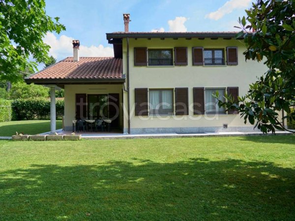 casa indipendente in vendita a Casciago in zona Morosolo
