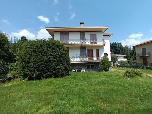 casa indipendente in vendita a Casciago
